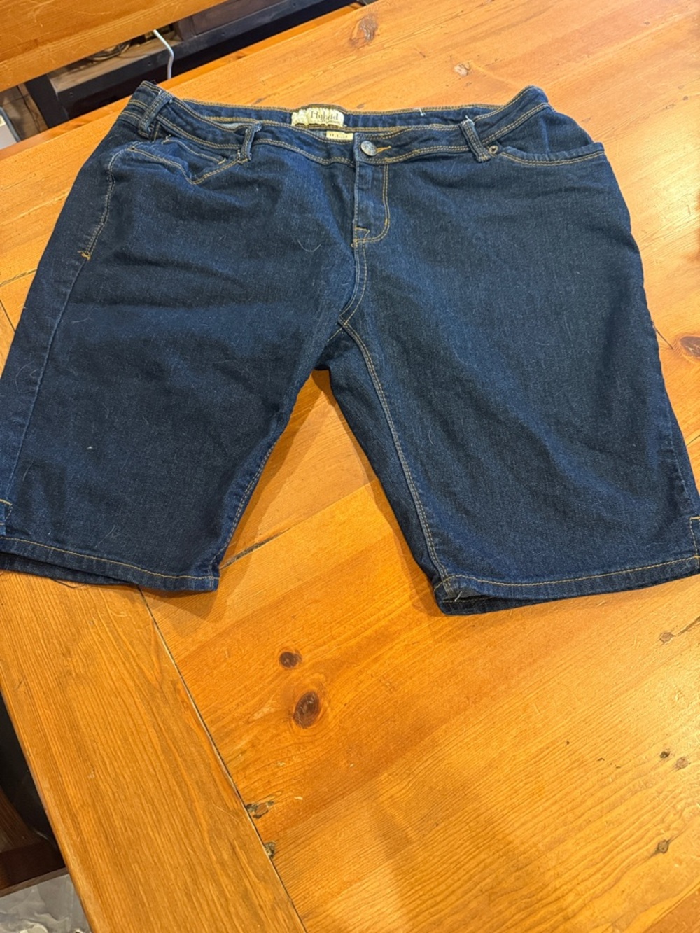 Ladies Hybrid shorts size 18.